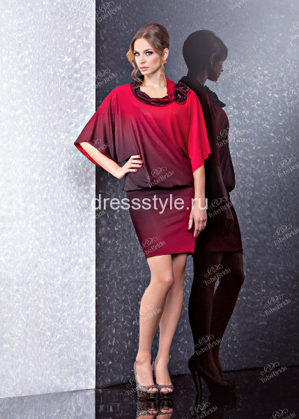Короткое вечернее платье с градиентным переходом красного цвета LA012B