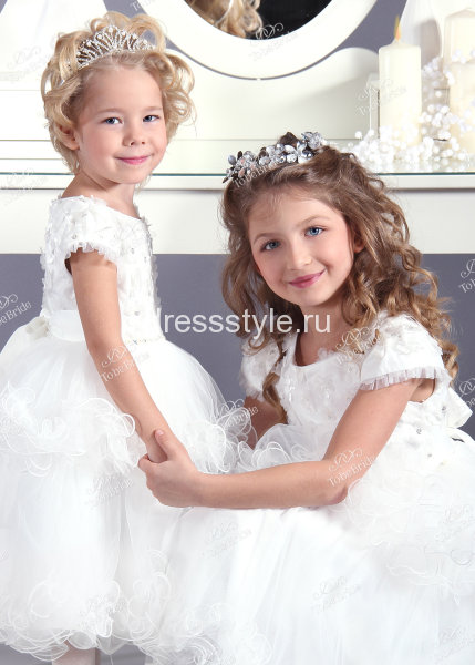 Детское платье белого цвета с воланами на юбке в два яруса из четырех слоев фатина и вшитым жестким подъюбником HB011D 