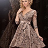 Вечернее короткое платье сливочно-шоколадного оттенка с цветочным орнаментом и  слегка завышенной талией ST089B