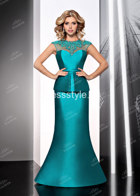 Вечернее длинное платье с геометрическими  формами изумрудного цвета KP0387B