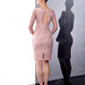 Вечернее короткое кружевное платье-карандаш нежно розового оттенка BV004B